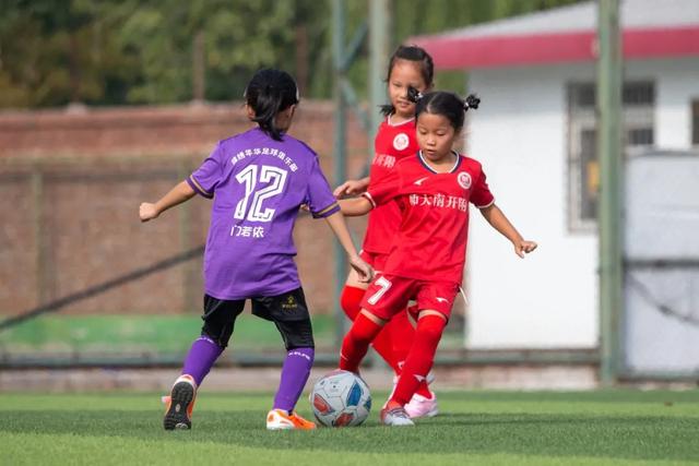 南京小子周雨诺入选新U17国足，8月初战阿森纳